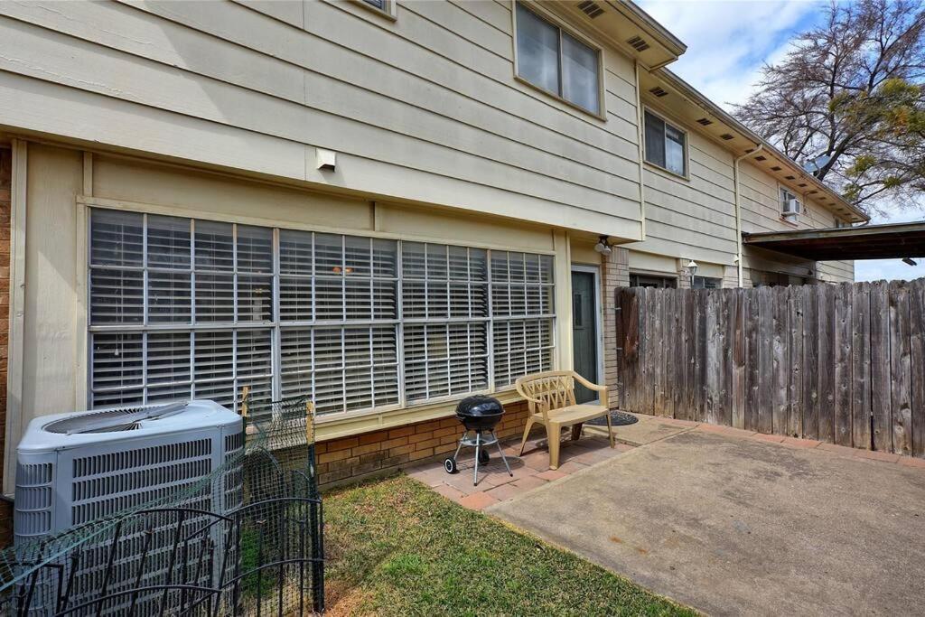 Mpressive Hideaway! Vila Grand Prairie Exterior foto